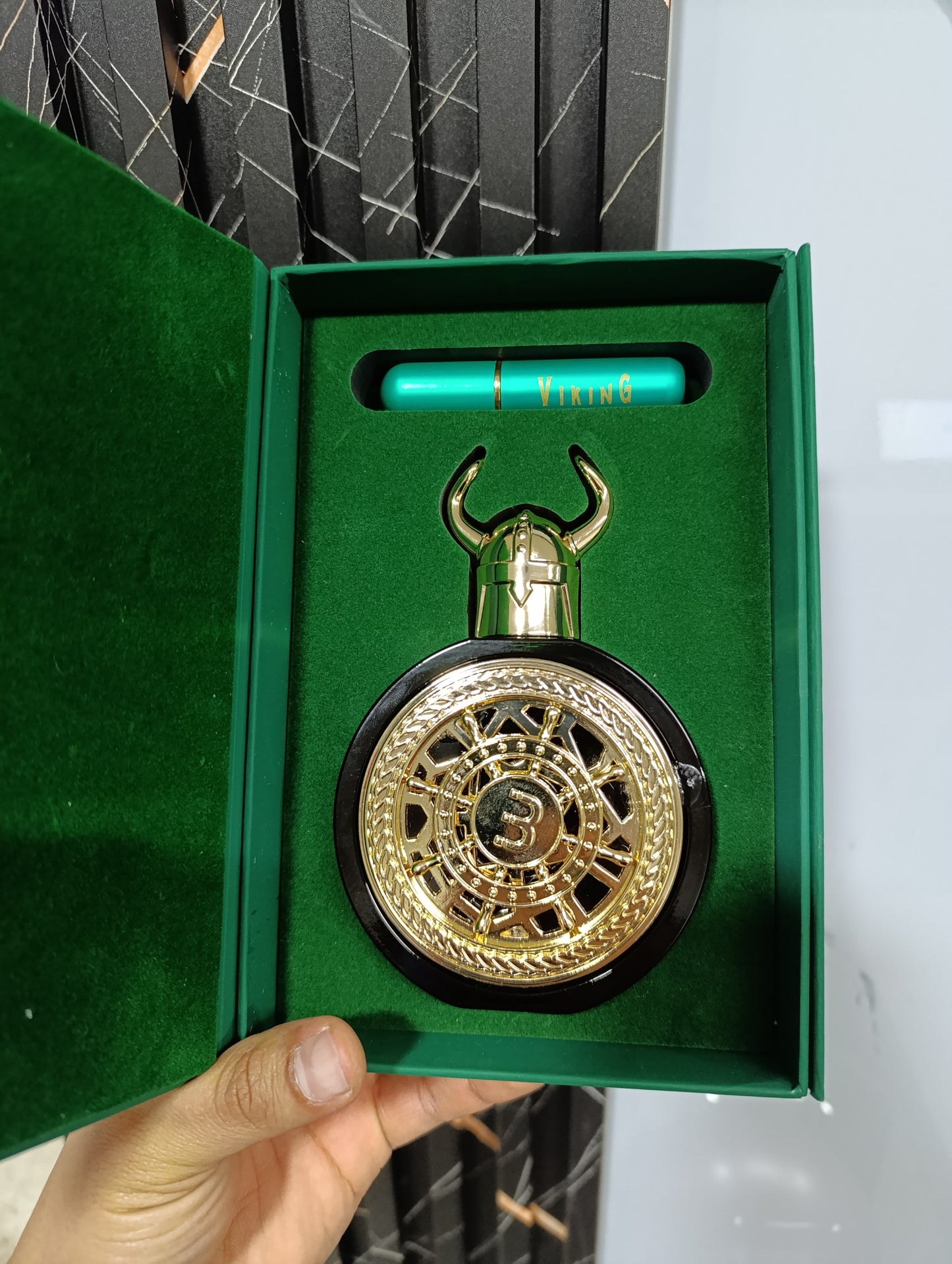 Bharara Viking Dubai en Estuche de Lujo