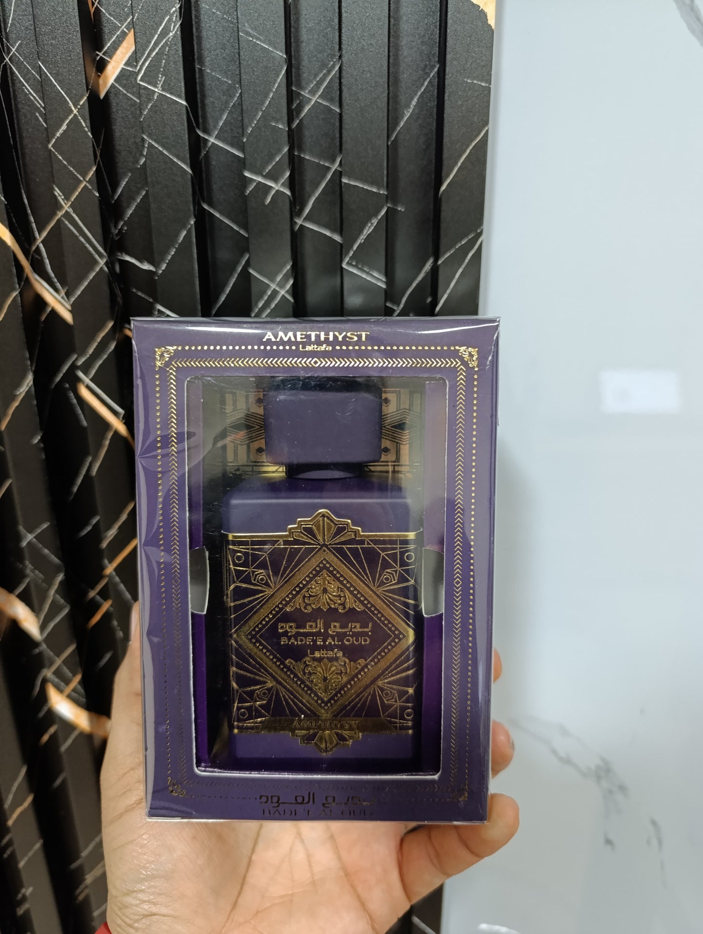 Lattafa Oud Amethyst en Caja Eco